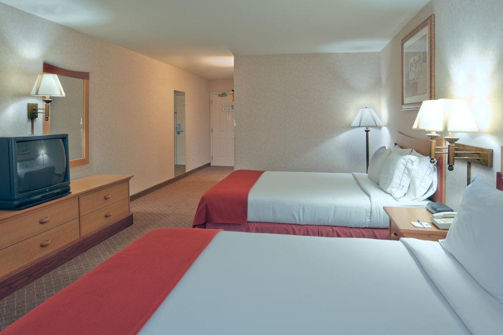 Holiday Inn Express & Suites Tracy By Ihg Екстер'єр фото