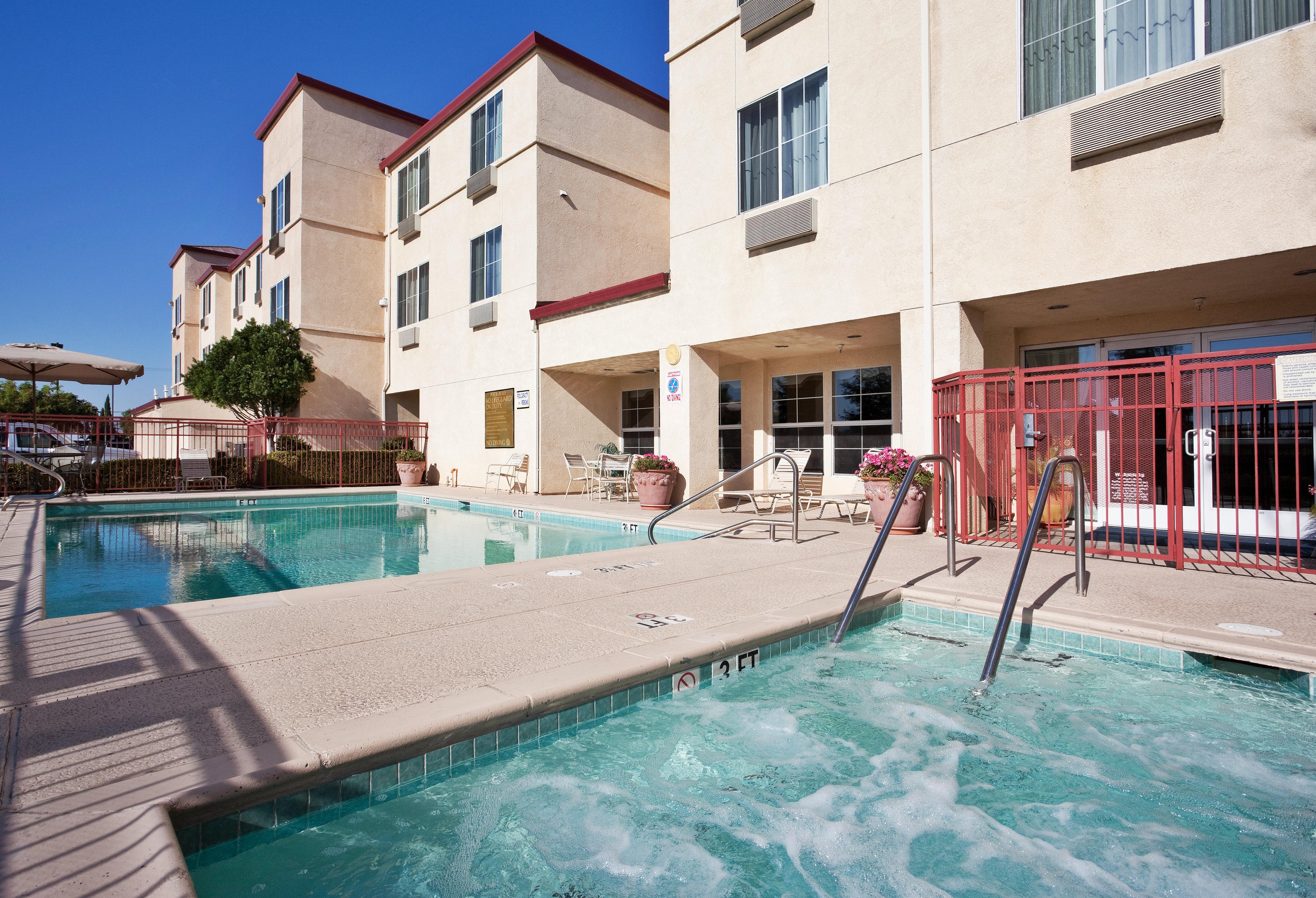 Holiday Inn Express & Suites Tracy By Ihg Екстер'єр фото
